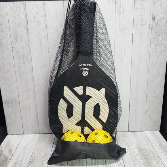 Onix Recruit Pickleball 2 Paddles 2 Balls and Bag Starter Set Christmas Gift - Picture 2 of 7